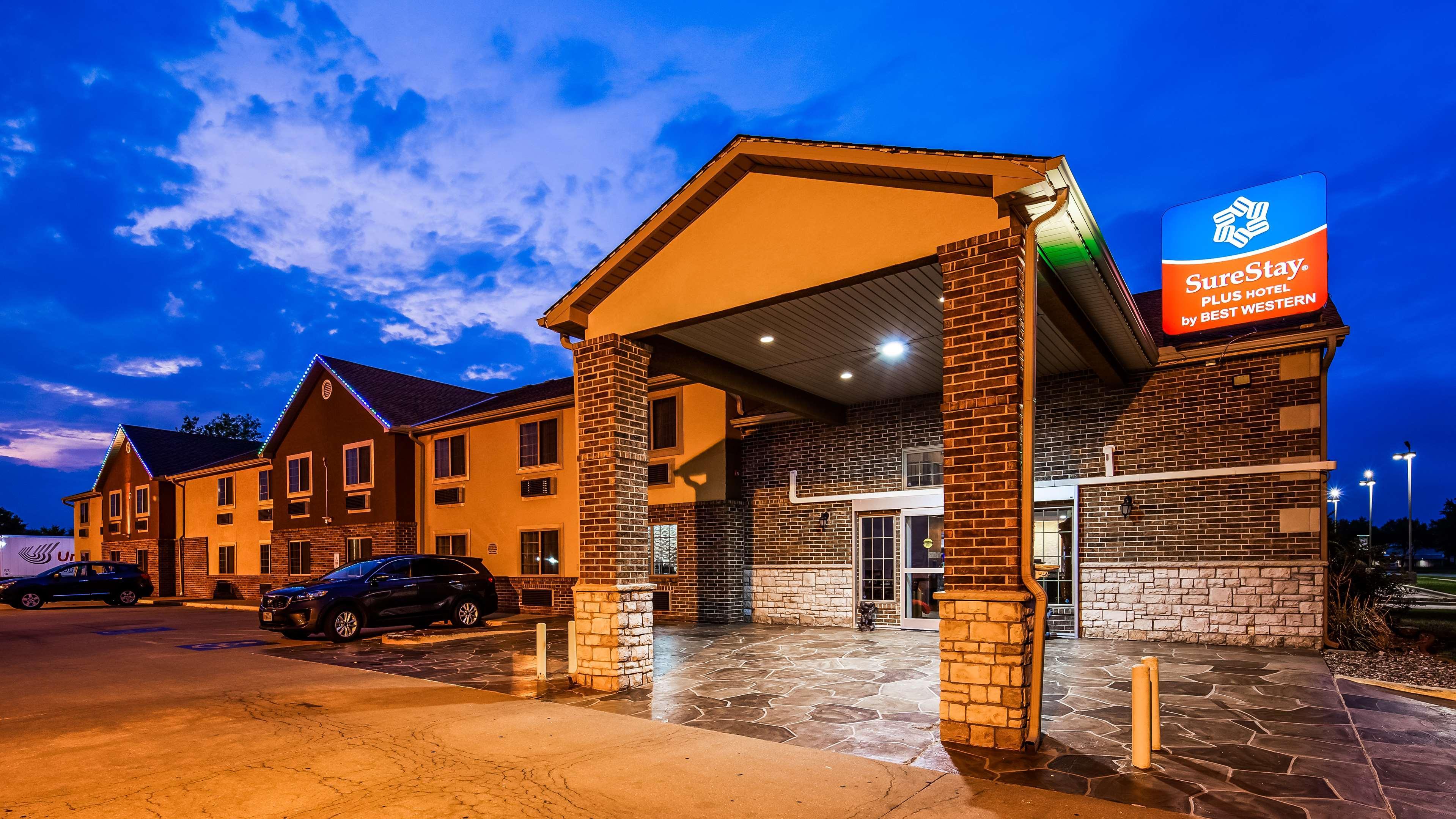 Surestay Plus Hotel By Best Western Kearney Exterior foto